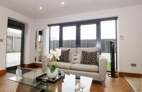 Llangefni House | The Lodge at Dafarn Newydd