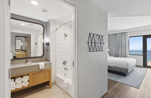 Gulf Shores Resort | The Lodge at Gulf State Park, A Hilton Hotel