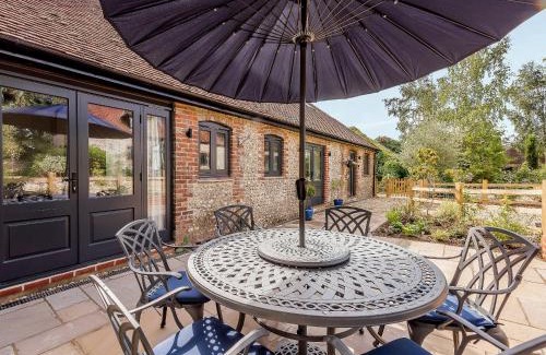 Tangmere House | The Lodge At Oldbury Barns