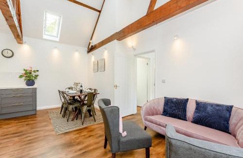 Tangmere House | The Lodge At Oldbury Barns