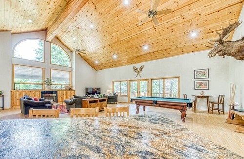 Granite Ridge Cabin | The Lodge at Rock Shelf *AC & modern amenities!