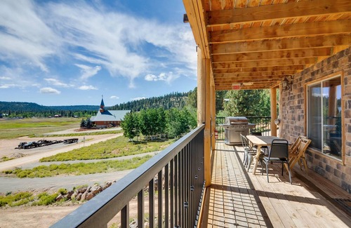 Meadow View Heights Apartment | The Lodge at Duck Creek: BEAR'S DEN SUITE