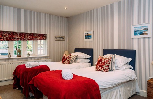 Clitheroe Cottage | THE LODGE, family friendly in Waddington