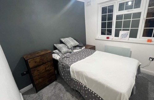 Bedworth Apartment | The Lodge - Flat 4 Luxury 1 Bed Corporate Apartment