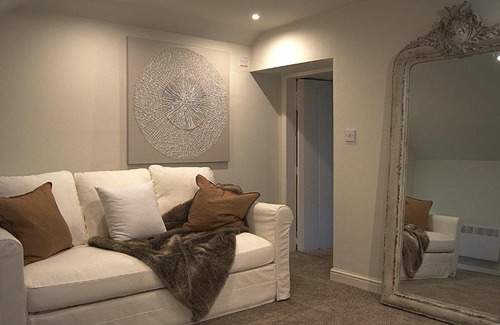 Loughborough House | The Lodge
