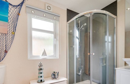 Amroth Ski Chalet | The Lodge in the beautiful Stepaside