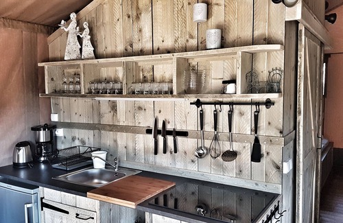 Flassans-sur-Issole Cabin | The lodge of Domaine Saint Martin
