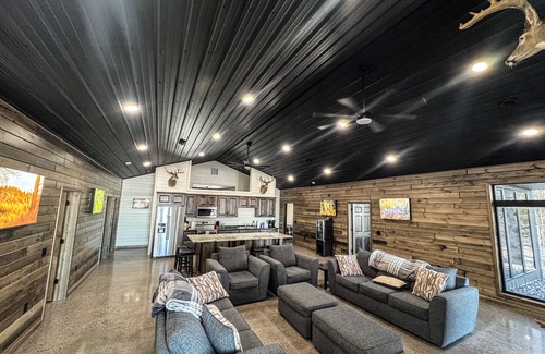 Winter Cabin | The Lodge on Lake of the Pines - enjoy the Northwoods in comfort!