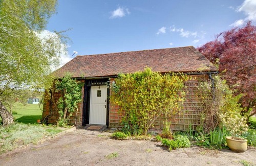 Wavehorne House | The Lodge - One Bedroom House, Sleeps 2