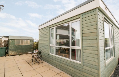 Brayford Cottage | THE LODGE, romantic, with a garden in South Molton