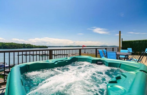 Dandridge House | The Lodge @Smoky MTN Lakeside