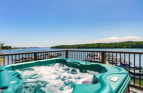 Dandridge House | The Lodge @Smoky MTN Lakeside