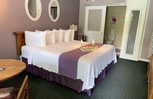 Eureka Springs Hotel | The Lodge