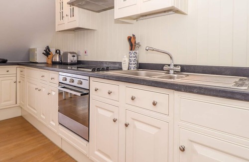 Portmellon Cottage | THE LOFT AT BEACH HOUSE, family friendly, with a garden in Mevagissey