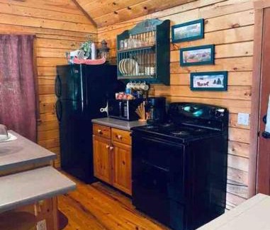 Eureka Springs Ski Chalet | The Loft at Bear Mountain log cabins