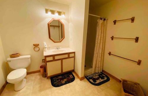 Eureka Springs Ski Chalet | The Loft at Bear Mountain log cabins