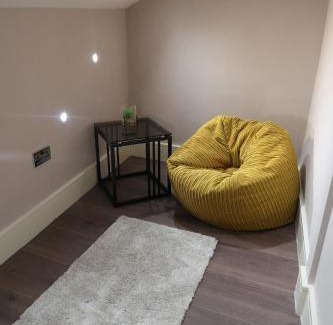 Sherborne Apartment | The Loft At Sherborne's Historic Quarter Local