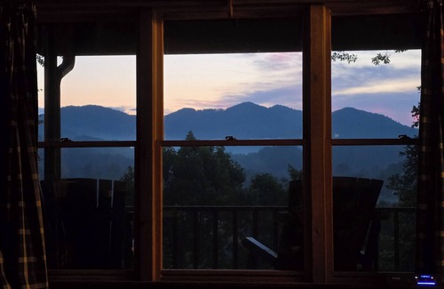 Franklin Cabin | The Loft: Cabin Getaway w/Covered Porch & Stunning Mountain Views