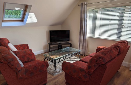 Castlederg Apartment | The Loft, Cosy 2 bed apartment Sleeps 3