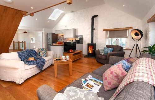 Haverfordwest House | The Loft - Cottage