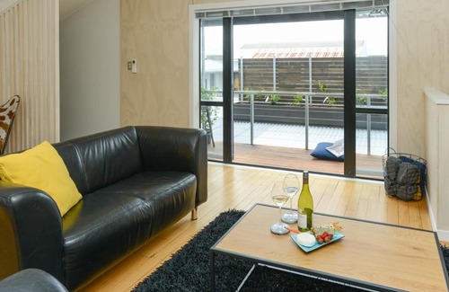 Hastings House | The Loft - Hastings Holiday Home With Wifi