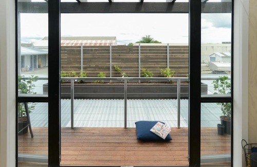 Hastings House | The Loft - Hastings Holiday Home With Wifi