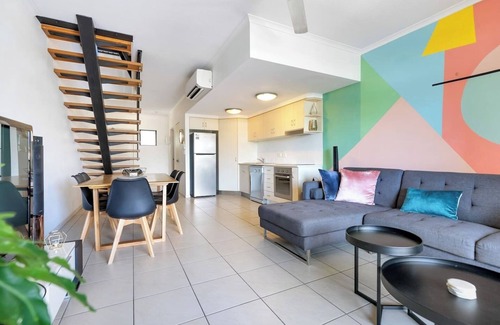 Parramatta Park House | The Loft Trendy Coastal Charm with Pool