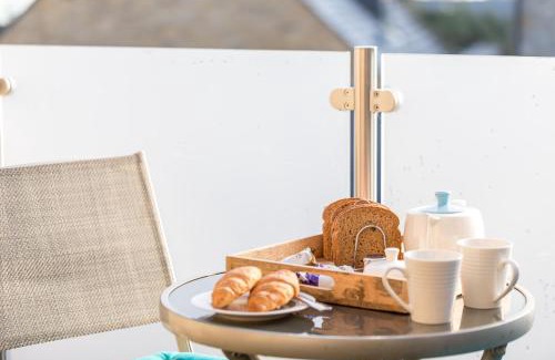 Stow-on-the-Wold Apartment | The Loft: Unique, romantic, grade II listed, dog friendly