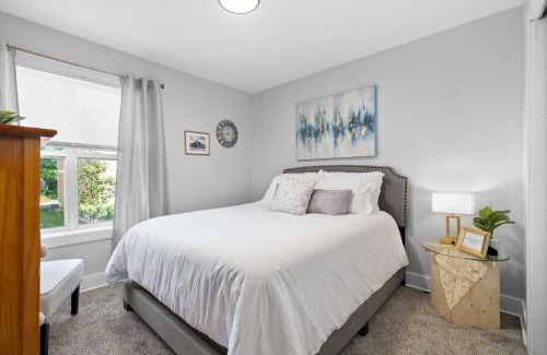 Clarksville Apartment | The Lofts of Downtown - 540 N 2nd St - Unit 202 - Charming 2-Bedroom in the Heart of Clarksville TN