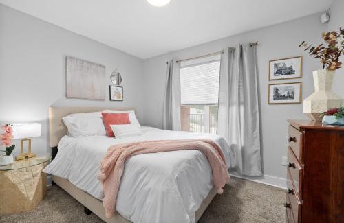 Clarksville Apartment | The Lofts of Downtown - 540 N 2nd St - Unit 202 - Charming 2-Bedroom in the Heart of Clarksville TN