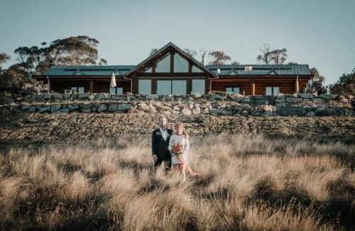 Moonbah House | The Log House - Jindabyne