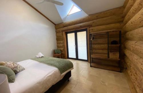 Moonbah House | The Log House - Jindabyne