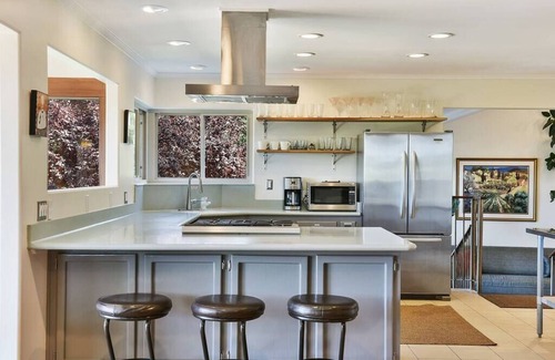Sebastopol Villa | The Lone Palm - Wine Country Retreat and Offsite
