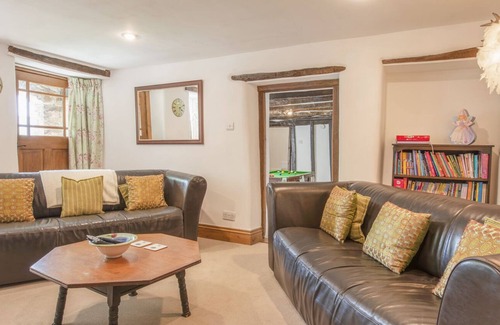 Black Torrington Cottage | THE LONG HOUSE, family friendly, with open fire in Sheepwash