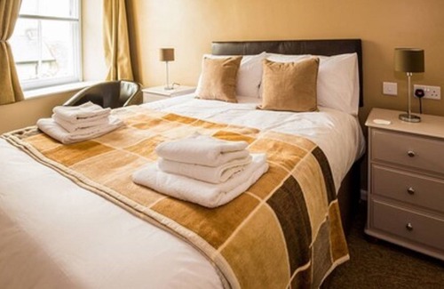 Chysauster Hotel | The Longboat Inn