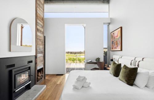 Pokolbin Villa | The Longhouse - Suite 1