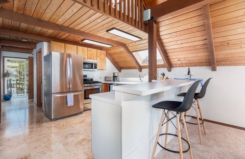 Tierra Del Mar House | The Lookout #108 - Oceanfront, direct beach access, spacious & 3 king beds