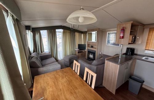 Aberystwyth House | The Lookout 3 Bedroom Family Caravan with Sea View Pet Friendly