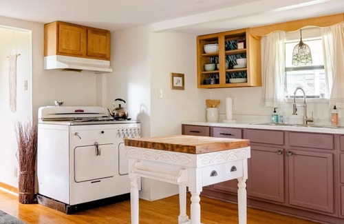 San Marcos Cottage | The Lookout - A Hill Country Cottage