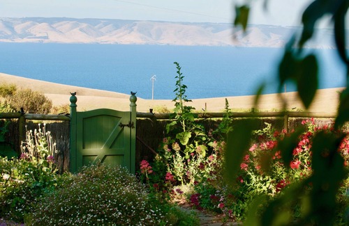 Cuttlefish Bay Apartment | The Lookout at Cuttlefish Bay- a secret garden!