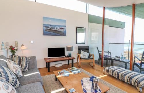 Westleigh House | The Lookout