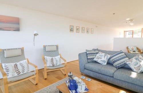 Westleigh House | The Lookout