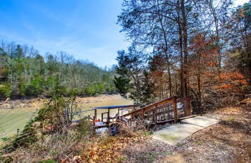 Dandridge House | The Lookout - Lake View, Hot Tub and Grill
