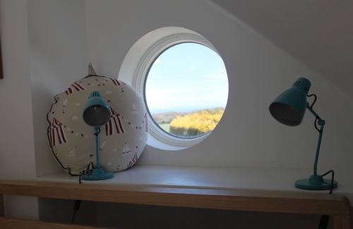 Isle of Purbeck Cottage | The Lookout - panoramic views; log fire; ONE-dog-friendly, NOT 2, local beaches.