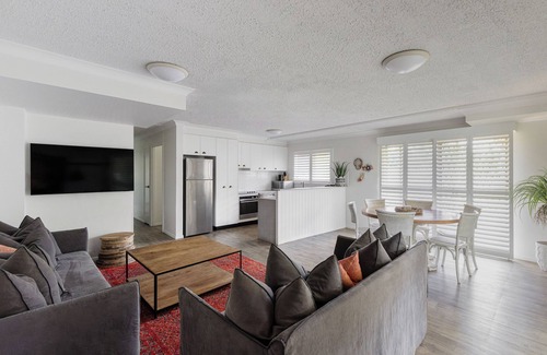 Byron Bay Hotel | The Lord Byron