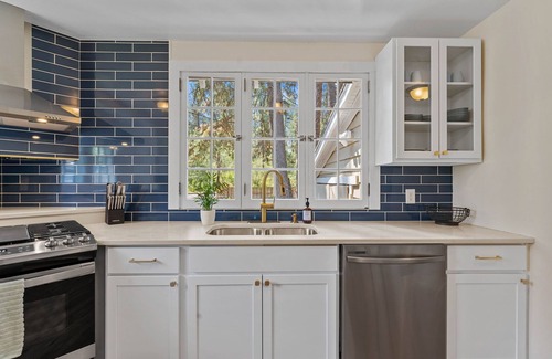 Manito House | The Lorraine at the Lilac Garden in Manito Park