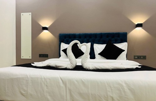 Kochi Hotel | THE LOTAZ HOTEL