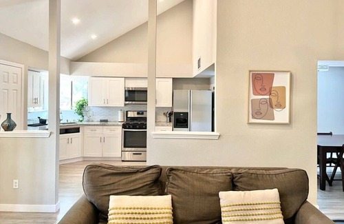 Milwood House | The Lovely. Perfect Home for ATX Familia Getaways