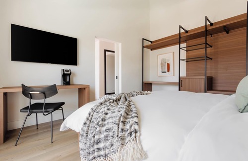 Inglewood Hotel | The Lum Hotel Los Angeles Stadium District