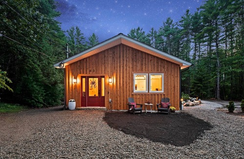 Saco House | The Luna Lodge - close to old Orchard beach